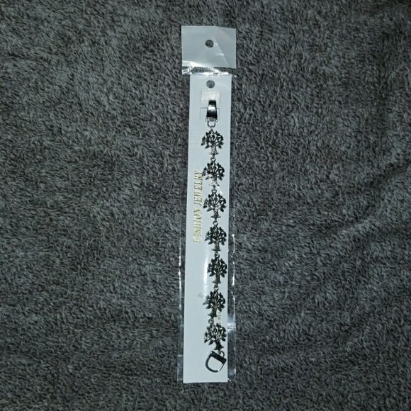 Tree of Life Branched Magnetic Bracelet - Picture 2 of 4